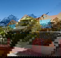 AAA Albion Manor Apartments and Motel - Perisher Accommodation