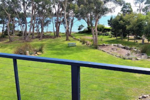 Four Seasons Waterfront Villas - Perisher Accommodation 0