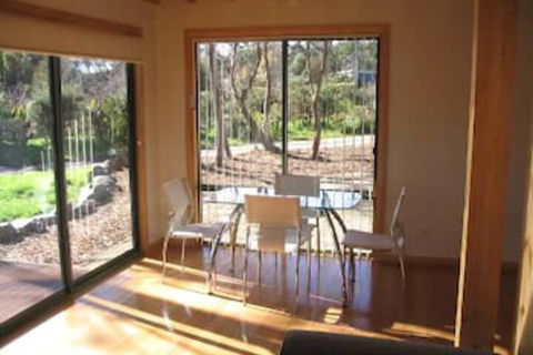 Four Seasons Waterfront Villas - Perisher Accommodation 5
