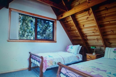 Four Seasons Waterfront Villas - Perisher Accommodation 7