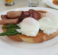 Hughzies Lakeside Brasserie - Perisher Accommodation