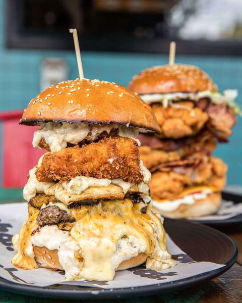 PHAT Pizza And Burger Bar - Perisher Accommodation 0