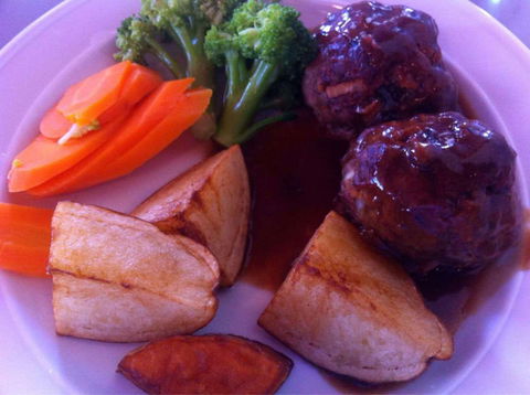 Royal George Hotel - Perisher Accommodation 0