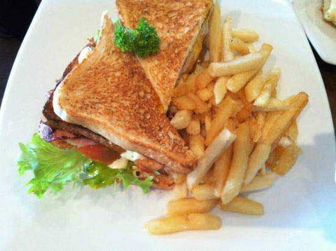 Lulu's Cafe - Perisher Accommodation 0