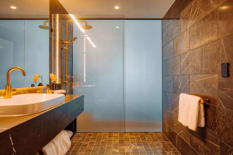 Eatons Hill Hotel - Perisher Accommodation 5