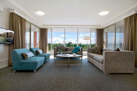 Pacific Suites Canberra - Perisher Accommodation 1