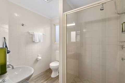 Caboolture Central Motor Inn, SureStay Collection - Perisher Accommodation 9