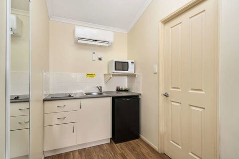 Caboolture Central Motor Inn, SureStay Collection - Perisher Accommodation 13