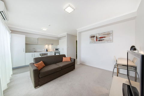 Abode Tuggeranong - Perisher Accommodation 4