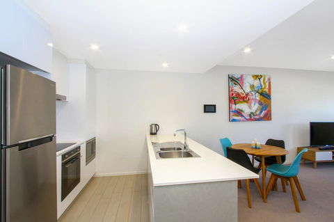 IQ Smart Apartments 704 Braddon ACT - Perisher Accommodation 4