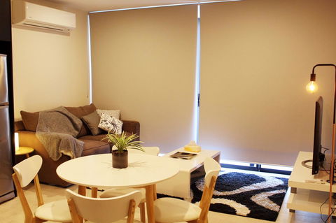 Stylish, Modern, Cute As A Button - Braddon CBD - Perisher Accommodation 10
