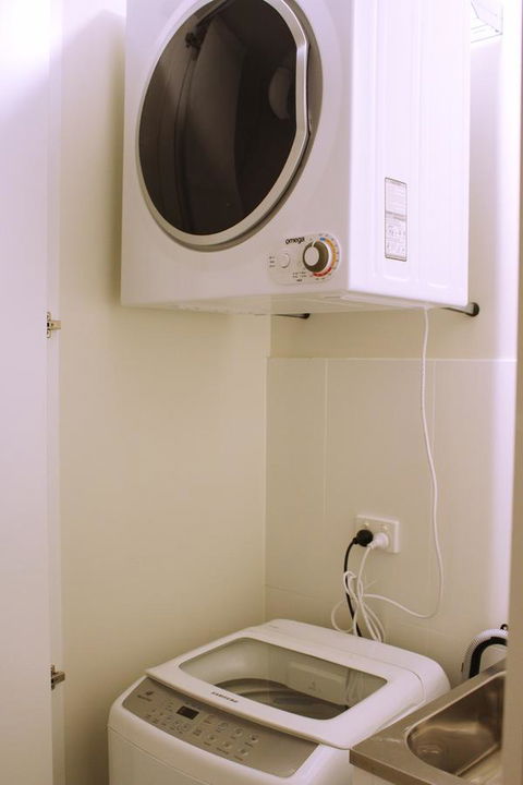 Stylish, Modern, Cute As A Button - Braddon CBD - Perisher Accommodation 7