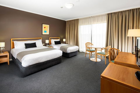 The Woden Hotel - Perisher Accommodation 0