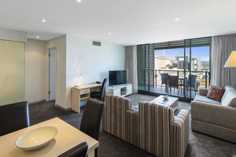 Oaks Adelaide Horizons Suites - Perisher Accommodation 7