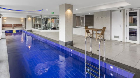 Oaks Adelaide Embassy Suites - Perisher Accommodation 6