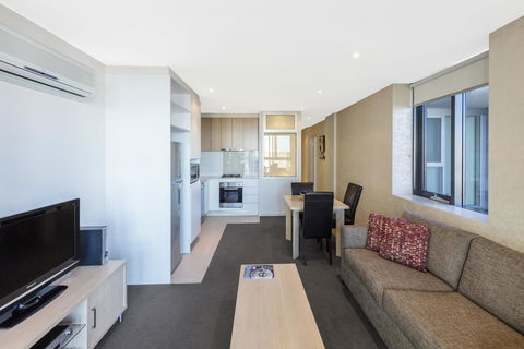IStay Precinct Adelaide - Perisher Accommodation 24