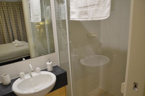 Adelaide City Apartment - 3br, 2bath & Carpark - Perisher Accommodation 13