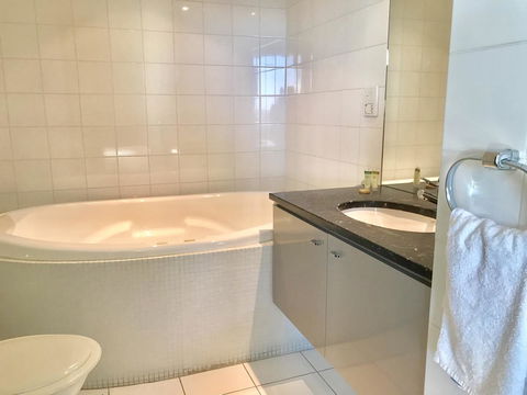 Adelaide DressCircle Apartments - North Terrace - Perisher Accommodation 6