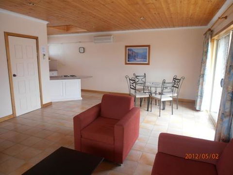Esplanade Apartments At West Beach - Perisher Accommodation 2