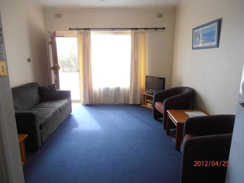 Esplanade Apartments At West Beach - Perisher Accommodation 12