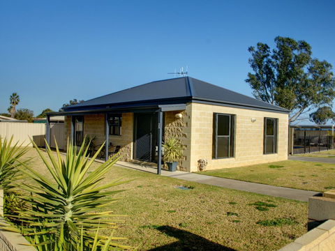DBJ Holiday Units - Perisher Accommodation 0