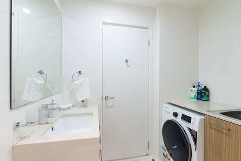 Ther-Rich 2Brm CBD Apartment - Perisher Accommodation 28