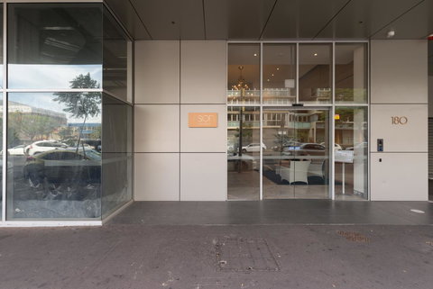 Ther-Rich 2Brm CBD Apartment - Perisher Accommodation 11