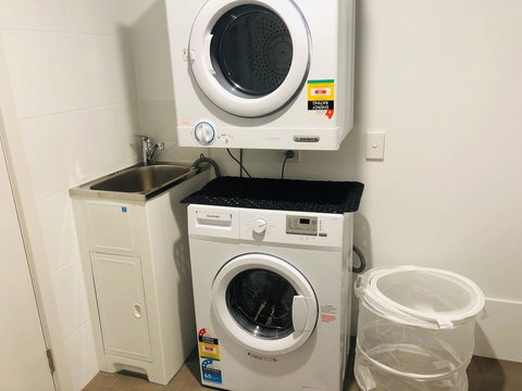 CENTRAL ESCAPE 2 BEDROOM @ ADELAIDE CBD - Perisher Accommodation 11