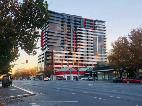CENTRAL ESCAPE 2 BEDROOM @ ADELAIDE CBD - Perisher Accommodation 1