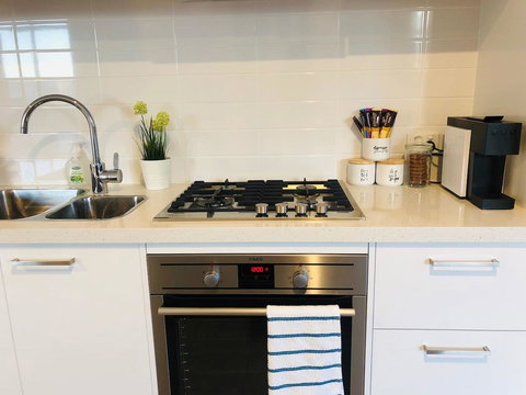 CENTRAL ESCAPE 2 BEDROOM @ ADELAIDE CBD - Perisher Accommodation 8