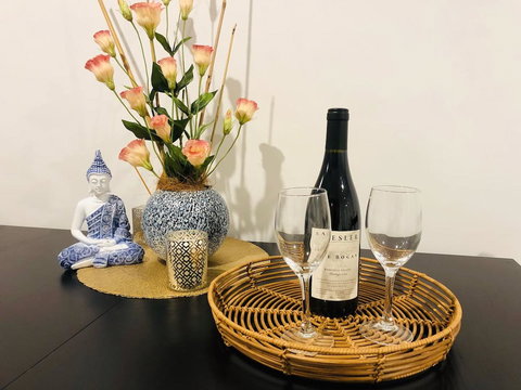 CENTRAL ESCAPE 2 BEDROOM @ ADELAIDE CBD - Perisher Accommodation 0