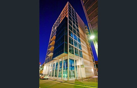 Stylish And Comfortable, Views Over Gouger St! - Perisher Accommodation 21