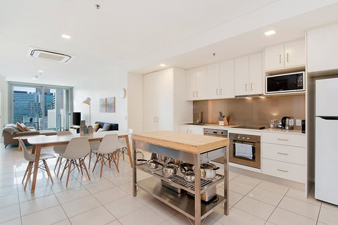 Stylish And Comfortable, Views Over Gouger St! - Perisher Accommodation 5
