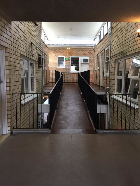 Adelaide Backpackers And Travellers Inn - Perisher Accommodation 10