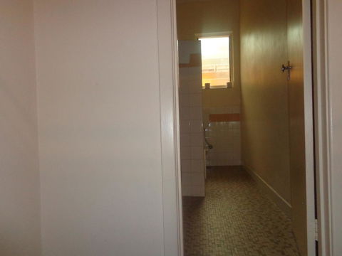 Adelaide Backpackers And Travellers Inn - Perisher Accommodation 37