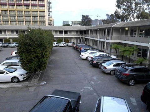 HotelMOTEL Adelaide - Perisher Accommodation 1