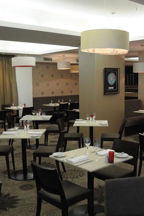 HotelMOTEL Adelaide - Perisher Accommodation 15