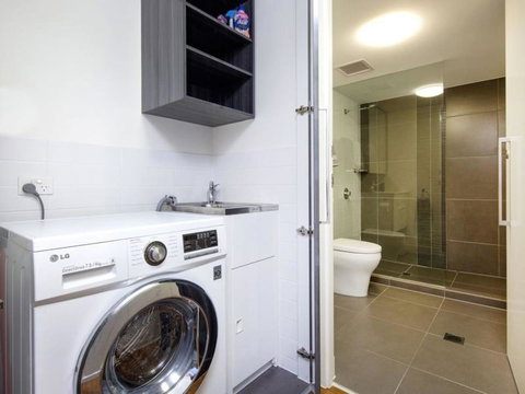 Modern 2 Bedroom+WIFI/Netflix/Parking+Great Views! - Perisher Accommodation 36