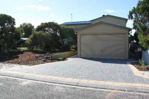 LAS ARENAS - The Sands - BEACH HOUSE - Perisher Accommodation 0