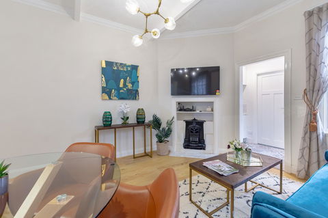 Heritage Townhouse Near Harbour Bridge - Perisher Accommodation 17