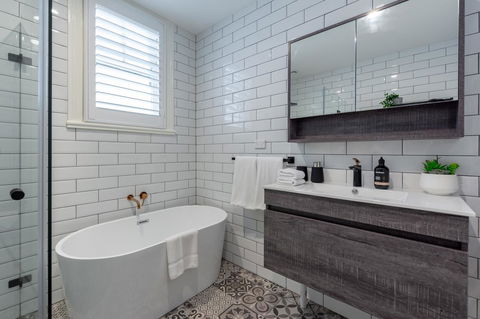 Heritage Townhouse Near Harbour Bridge - Perisher Accommodation 9