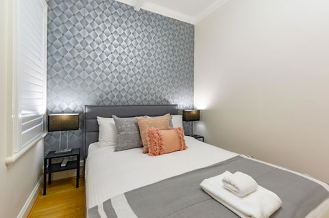 Heritage Townhouse Near Harbour Bridge - Perisher Accommodation 27