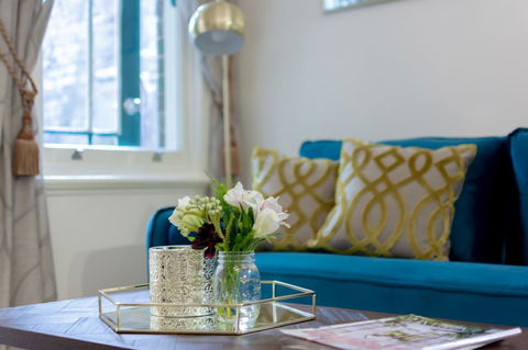 Heritage Townhouse Near Harbour Bridge - Perisher Accommodation 5
