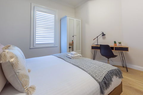 Heritage Townhouse Near Harbour Bridge - Perisher Accommodation 6