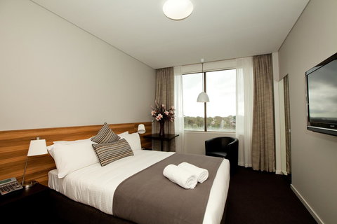 Metro Hotel Miranda - Perisher Accommodation 13