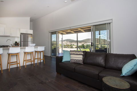 Stay In Mudgee The Grove, The Church, And Premium Private Homestead - Perisher Accommodation 9