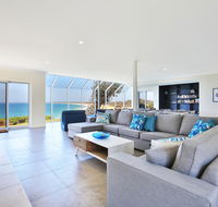 Neptune - Absolute Beachfront - Perisher Accommodation