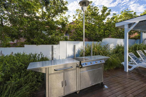 Oaks Nelson Bay Lure Suites - Perisher Accommodation 7