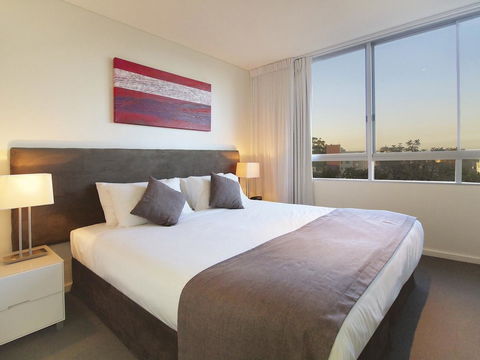 Oaks Nelson Bay Lure Suites - Perisher Accommodation 13