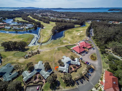 Condo 105 @ Horizons Golf Resort - Salamander Bay NSW - Perisher Accommodation 7